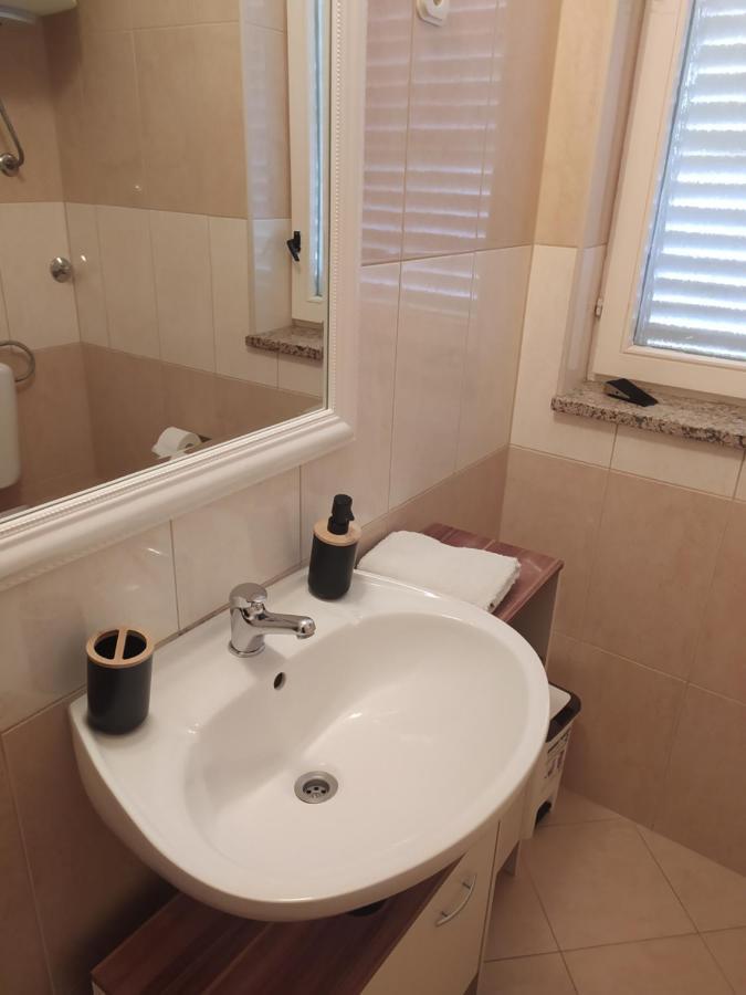 Apartment & Rooms Poppy Rose Ζαντάρ Εξωτερικό φωτογραφία