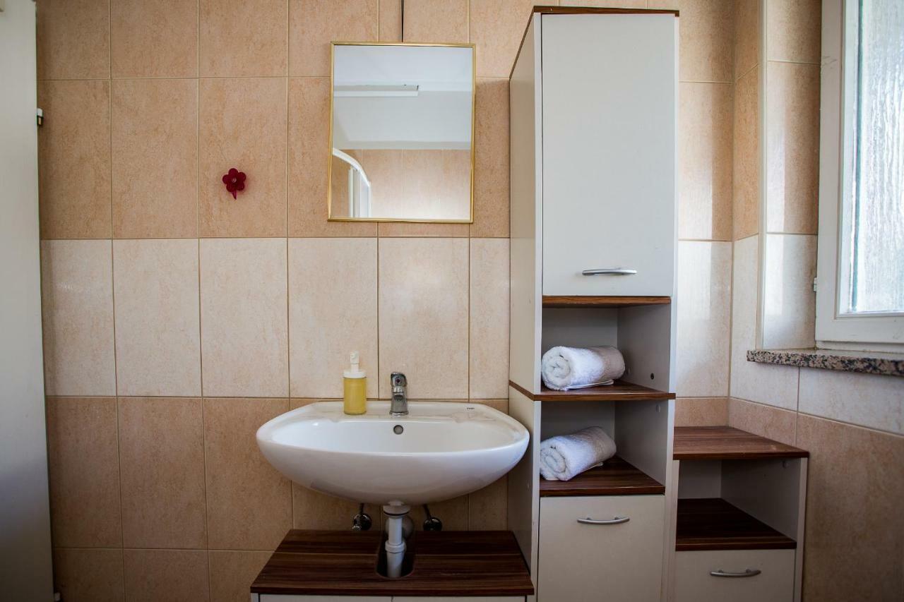 Apartment & Rooms Poppy Rose Ζαντάρ Εξωτερικό φωτογραφία