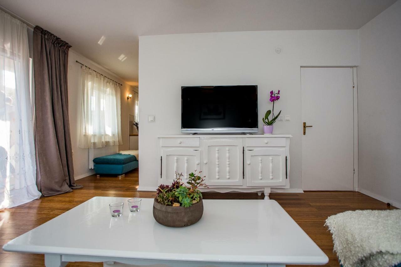Apartment & Rooms Poppy Rose Ζαντάρ Εξωτερικό φωτογραφία